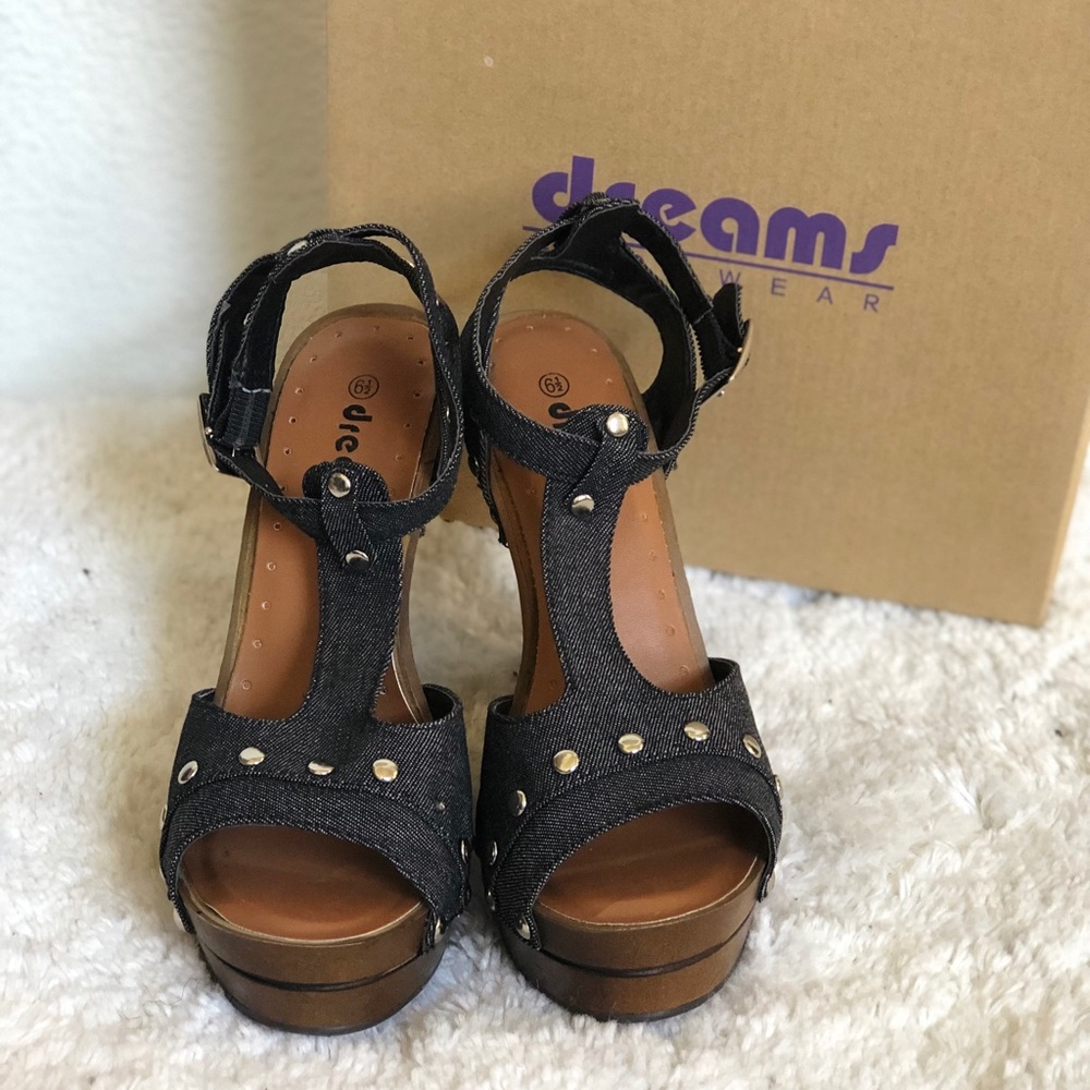 Women’s shoes